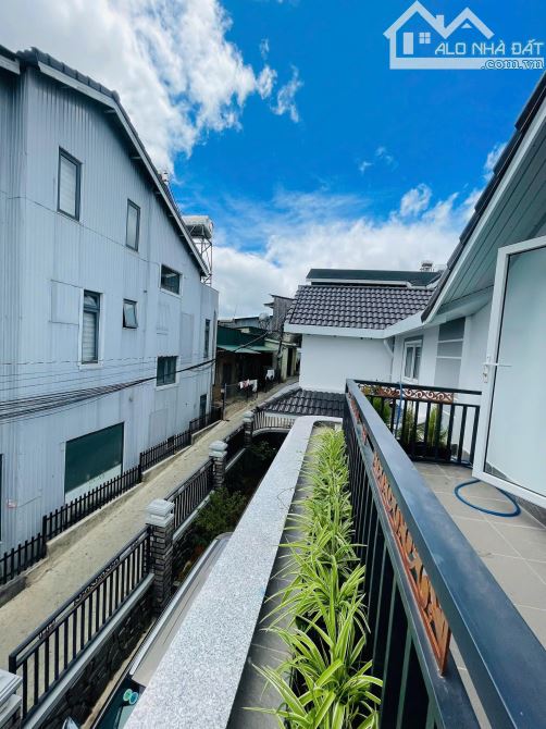 🏡  Bán Villa 3 Mặt Tiền Giá tốt Đường Nguyễn Siêu, P.7 Gần Chợ, Sân Ô Tô, Diện Tích Rộng - 3