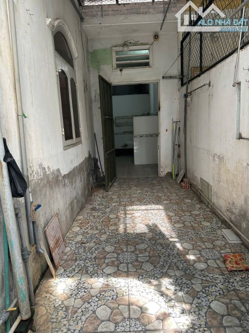 Bán nhà c4 cũ ngay chùa Phi Lai p. Tấn Tiến cũ 74m2 giá 2 tỷ hơn - 3