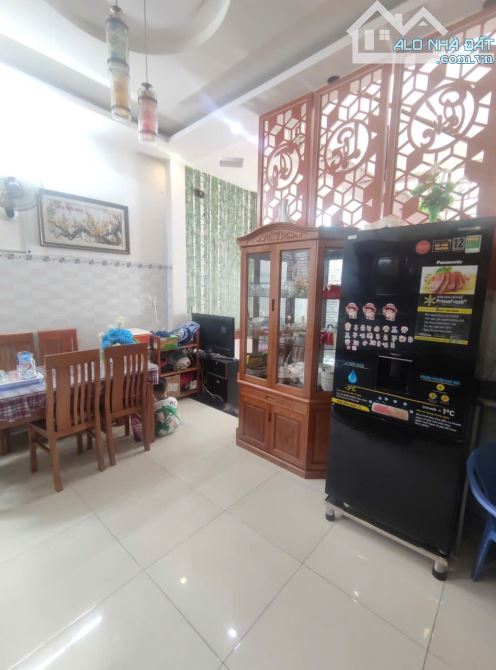 NHÀ ĐẸP HẺM NHỰA XE TẢI 3 TẦNG. VỊ TRÍ VÍP GẦN MT TRẦN THỊ NĂM. SHR FULL THỔ - 3