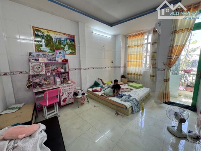 Nhà  Đẹp 4 Tầng 52m2 Bình Đông Quận 8,hoàn công,ở ngay Giá Chỉ 5.2 Tỷ - 3