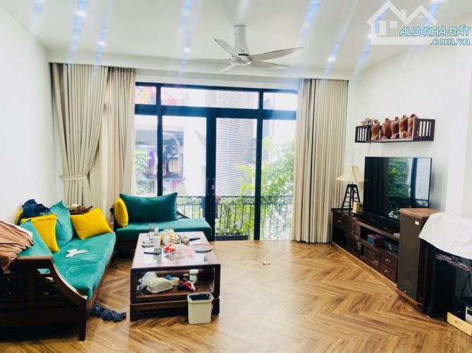 BÁN NHÀ MẶT PHỐ MINH KHAI - VỈA HÈ - HAI MẶT TIỀN - KINH DOANH - DT 115M . GIÁ BÁN 69.5 TỶ - 3