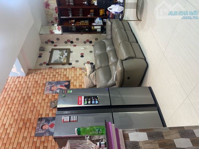 NHÀ 4 LẦU XE HƠI NGỦ TRONG NHÀ - NGUYỄN VĂN LINH BÌNH THUẬN QUẬN 7-DT: 4.5*20m- 14 tỷ - 3