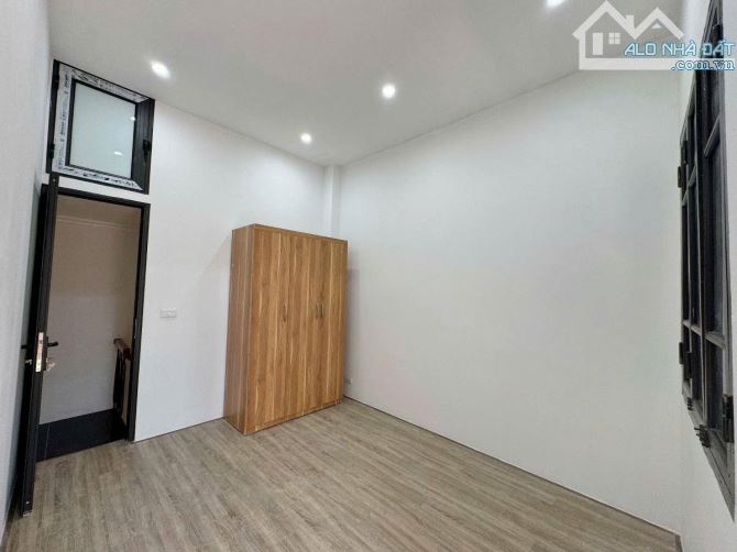 Phân lô cán bộ phố Nguyễn Tuân - TX  oto đỗ cửa - nhà đẹp ở ngay - 25m2 giá chỉ 7,3T - 3