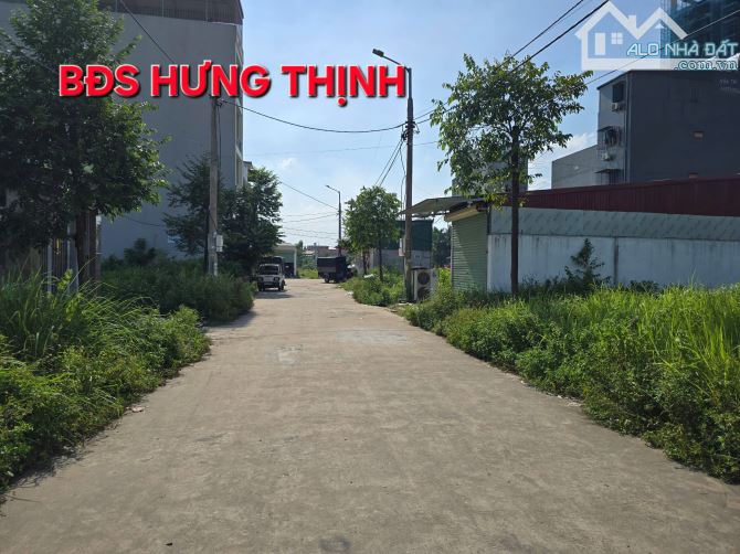 Chủ bán lô đất đồng lớn Quang Châu - gần 4 tòa 18 tầng Vega Home. Giá 3,3 tỷ - 3