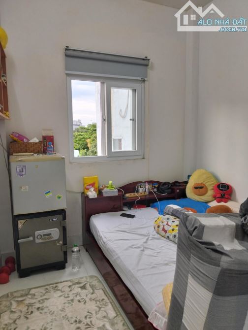 Chỉ 3,5 tỷ - nhà 3 tầng BTCT - sổ riêng- hoàn công chuẩn - chưa qua đầu tư - 3