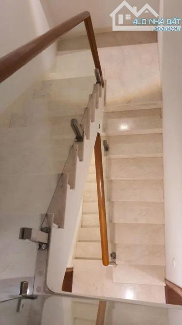 BÁN NHÀ ĐẸP 3 TẦNG – HẺM XE HƠI VIP TRẦN HƯNG ĐẠO – Q1 – 150M² SÀN – 19 TỶ TL - 3