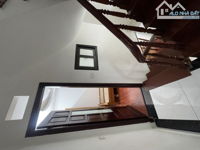 Bán nhà Kim Ngưu 33m2, 4T 1 tum, mặt ngõ, kinh doanh nhỏ, nhà dân xây, sổ đẹp. Giá 7.9 tỷ