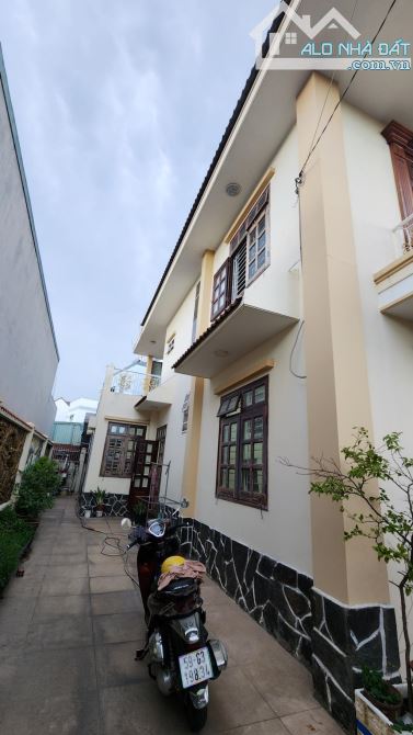 👍BIỆT THỰ J MÀ CÓ 308m(14x26m)ĐƯỜNG TRƯỚC NHÀ CHỈ CÓ 10m.MÀ GIÁ 15.9 TỶ.THỊ TRẤN.HM - 3