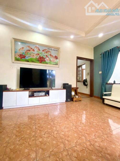 BIỆT THỰ MẶT TIỀN VIP HIỆP PHÚ - 180M2 - 3 TẦNG - GẦN GA METRO - NGẢ TƯ THỦ ĐỨC 17.x TỶ - 3