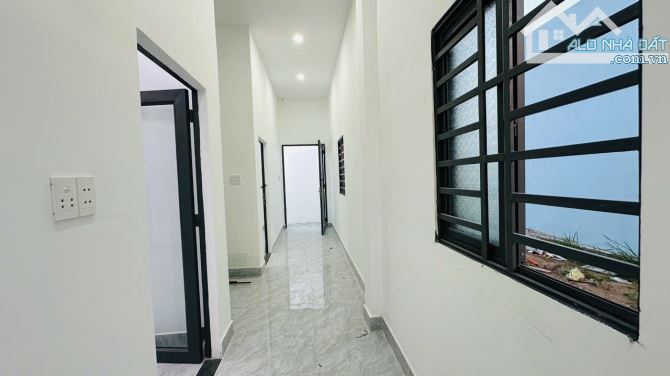 Nhà Cấp 4 Xây Riêng Lẻ 5 x 22m. Đường Xe ÔTô Sổ Hồng Riêng Giá Rẻ. Hướng Tây Bắc - 3