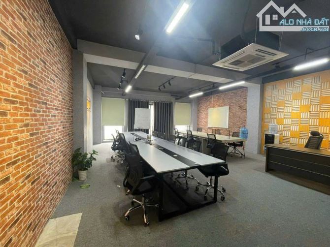 Bán gấp MT Đinh Thị Thi, DT 147m2 + 5 tầng thang máy, đã có sổ hồng giá bán 40 tỷ TL - 4