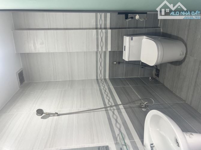 bán gấp nhà 1/ âu cơ 2 tầng sát mặt tiền 52m2 bên cạnh đại học văn hiến chỉ 4₫ - 4