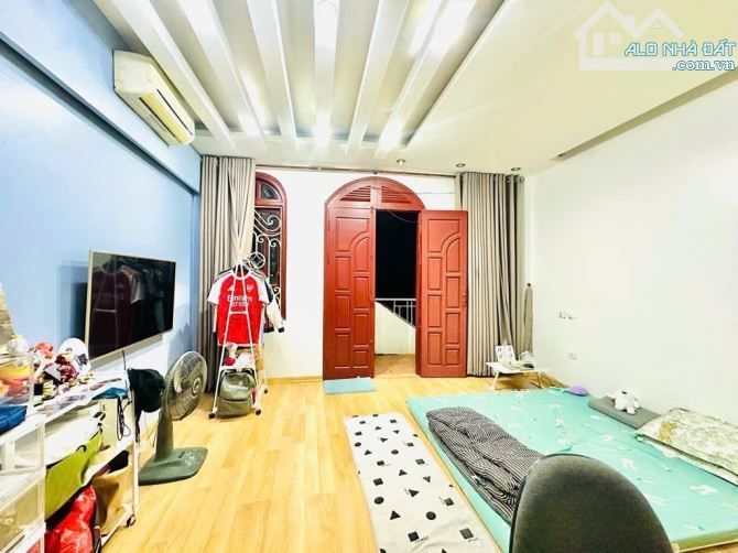 BÁN NHÀ LƯƠNG KHÁNH THIỆN- HOÀNG MAI, 40/63 M2, MẶT TIỀN 4,3 M, GIÁ 13,5 TỶ. - 4
