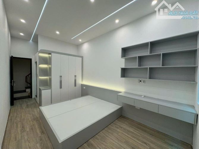 Phân lô cán bộ phố Nguyễn Tuân - TX  oto đỗ cửa - nhà đẹp ở ngay - 25m2 giá chỉ 7,3T - 4