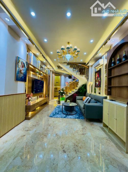 Hiếm, Góc, Nhà đẹp , Hẻm 8m Trường Chinh ,P14 Tân Bình 4x13m, 5 tầng giá chỉ 10.8 tỷ - 4