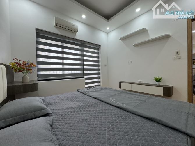 Bán căn hộ 3PN, 2WC, 100m2 tòa HH1 Dương Đình Nghệ, sẵn sổ, có thể sửa thành 3PN. Hộ khẩu - 4