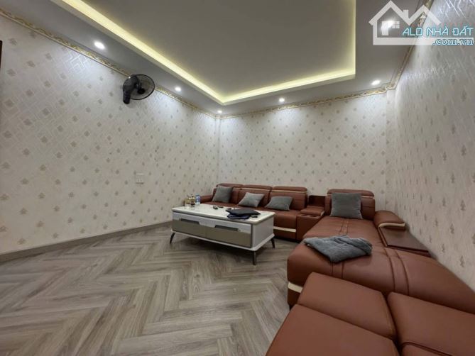 Bán nhà Ngô Thì Sỹ- Vạn Phúc ,41m2, 6 Tầng , Thang Máy, Kinh doanh - Oto vào nhà chỉ 12 tỷ - 4