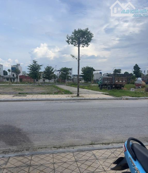 Bán đất lô đất đẹp nhất dự án Chợ Vực Biển Hải Tiến 2km - 4