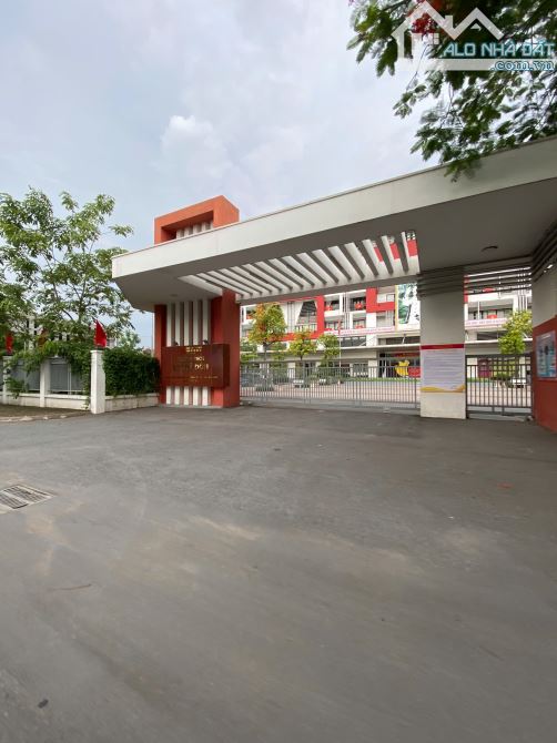 Bán đất Phúc Lợi , Diện tích 58m2 , Mặt tiền 6m, Giá 3.9 tỷ , Gần trường học - Gần Vinhome - 4