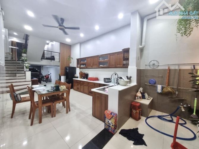 ĐƯỜNG TRƯỚC NHÀ 10m - 3Tầng (4 x 17) 5P ngủ, đường Quang Trung, chỉ nhỉnh 9tỷ - 4