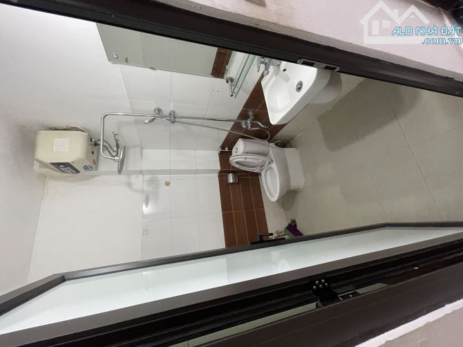 Bán nhà Kim Ngưu 33m2, 4T 1 tum, mặt ngõ, kinh doanh nhỏ, nhà dân xây, sổ đẹp. Giá 7.9 tỷ