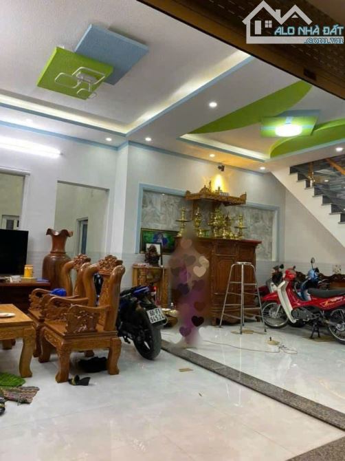 CHỦ CẦN RA  CĂN NHÀ TÂM HUYẾT HÓA AN CÓ SÂN ĐẬU XE HƠI - 4