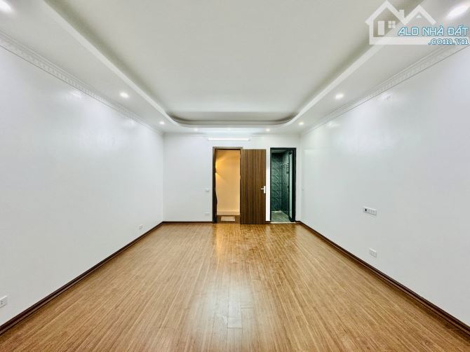 Bán Nhà : Bạch Đằng : 43m2 -5Tầng - Mt 4m35 - 4ngủ - 30m ra phố oto tránh - 4