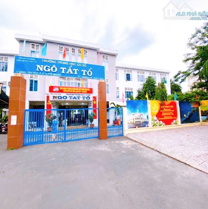 Bán nhà Quận Phú Nhuận- Hẻm Ô Tô Đặng Văn Ngữ - Sổ vuông 3 x 15 m - 3 Tầng - 8.8 tỷ - 5