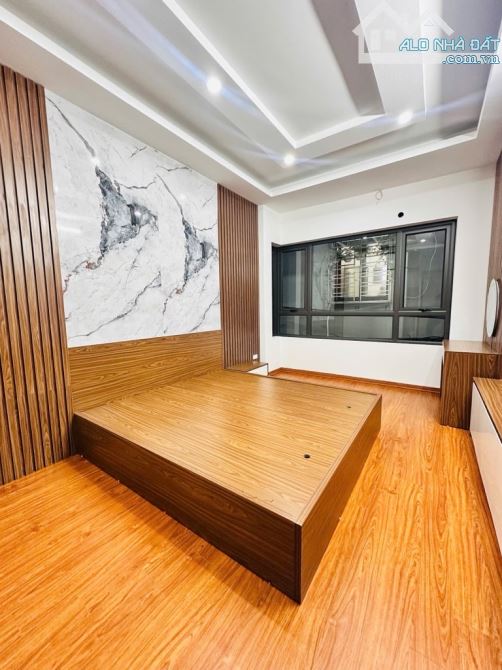 SIÊU PHẨM XUÂN ĐỈNH – 1 NHÀ RA PHỐ – 35M2x 5 TẦNG - Ô TÔ ĐÔ GẦN NHÀ – NHÀ NỞ HẬU - 5
