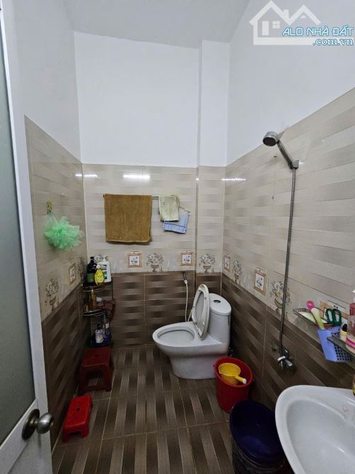 Nhà phố gần chợ Dĩ An 1, phường Đông Hoà, TP Dĩ An. 4,8 tỷ - 5