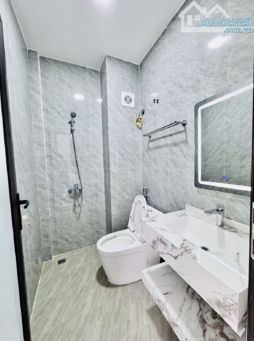 🔥 NHÀ MỚI BÁT KHỐI – 6 TẦNG THANG MÁY – Ô TÔ VÀO TẬN CỬA 📐 38m² x 6 tầng – thiết kế 4PN - 5