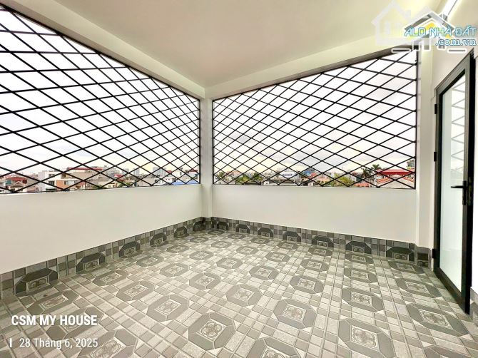 Mặt Ngõ Ngô Gia Tự - 52m2 - 5 Tỷ 180 - Ô tô đỗ cửa - 5