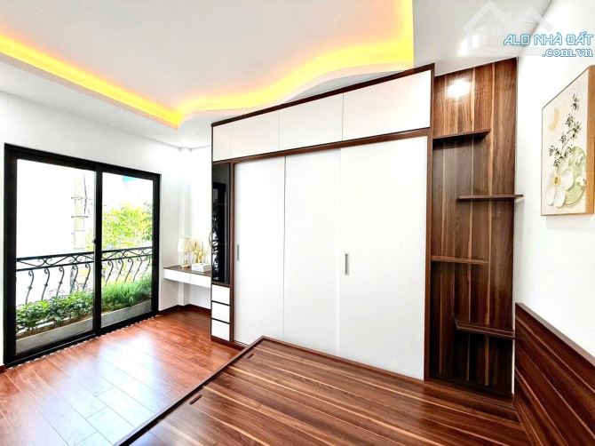 Ngay khu đô thị Linh Đàm - Xây mới - Mặt tiền rộng - Ngõ nông - 33M Full nội thất. - 5