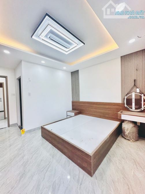 Nhà mới TT Q7 . Võ thị nhờ . Dt 4x13m 1 lầu 3pn - 5