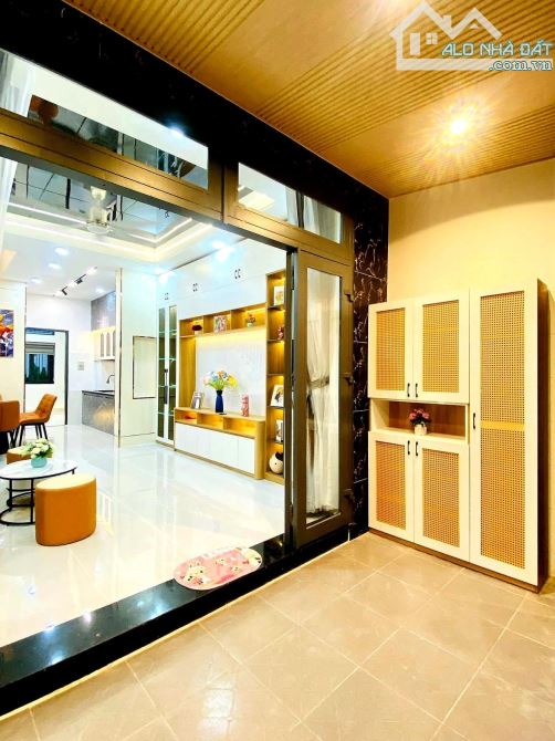 NHÀ ĐẸP GẦN CV LÀNG HOA - 3 PHÒNG NGỦ FULL NỘI THẤT - 66m2 6.25 TỶ - 5