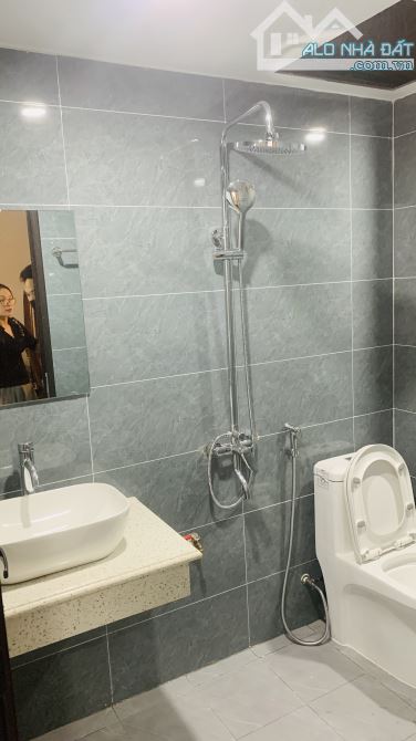 Bán nhà gần mặt phố Quang Tiến, Tây Mỗ. 43m². 9,8tỷ. Ô tô đỗ cửa. Hồ điều hòa. 5 tầng. - 5