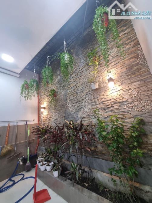 ĐƯỜNG TRƯỚC NHÀ 10m - 3Tầng (4 x 17) 5P ngủ, đường Quang Trung, chỉ nhỉnh 9tỷ - 5