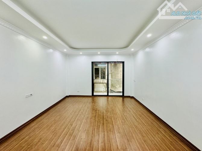 Bán Nhà : Bạch Đằng : 43m2 -5Tầng - Mt 4m35 - 4ngủ - 30m ra phố oto tránh - 5