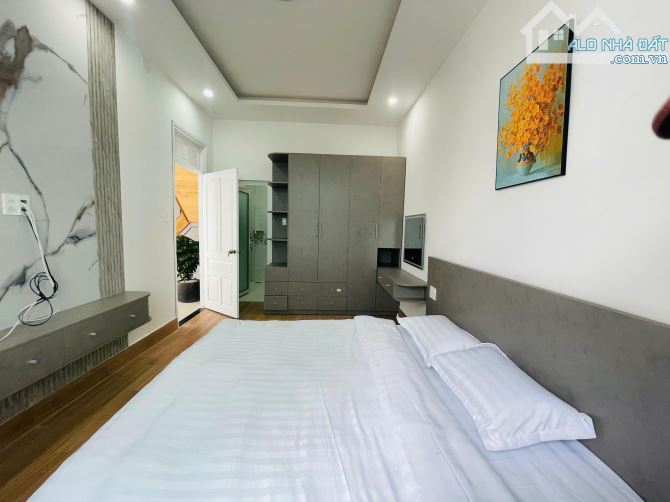 🏡  Bán Villa 3 Mặt Tiền Giá tốt Đường Nguyễn Siêu, P.7 Gần Chợ, Sân Ô Tô, Diện Tích Rộng - 6