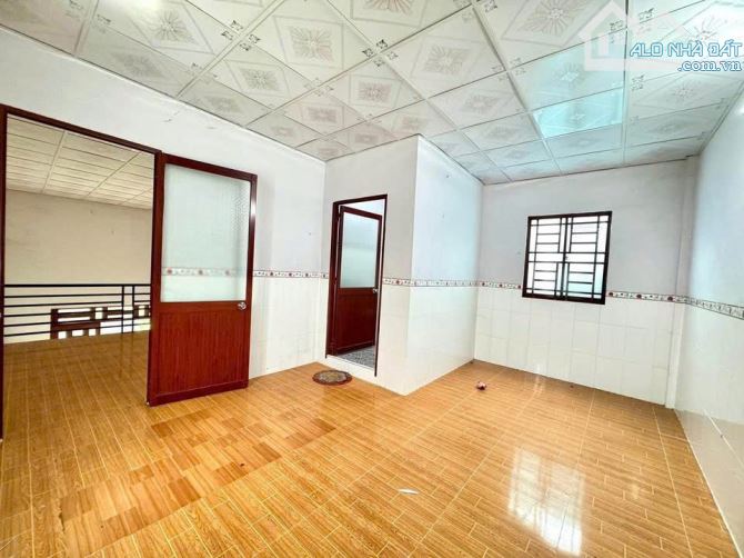 Bán gấp căn nhà cấp 4 hẻm Đặng thúc Vình, Hóc Môn, Giá 860 Triệu - 6