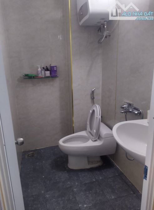NHỈNH 11 TỶ NHÀ LÔ GÓC TRẦN THÁI TÔNG, CẦU GIẤY, KINH DOANH, DT 30M, 6 TẦNG, MT 3.5M - 6