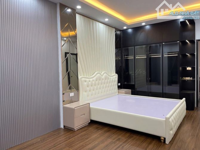 Bán nhà Yên Nghĩa, Hà Đông, 48m2, 4,5 tầng đẹp, lô góc 2 mặt đường,ôtô đỗ cửa,chỉ hơn 7 tỷ - 6