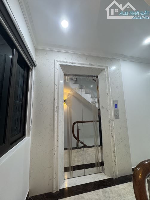 NHÀ MẶT PHỐ NGUYỄN VĂN CỪ - KINH DOANH, Ở - 7TẦNG THANG MÁY NHẬP KHẨU, NỘI THẤT SANG TRỌNG - 7