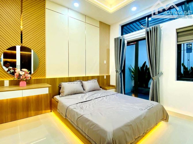 NHÀ ĐẸP GẦN CV LÀNG HOA - 3 PHÒNG NGỦ FULL NỘI THẤT - 66m2 6.25 TỶ - 7