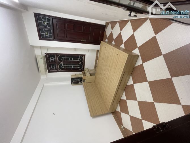 Bán nhà Kim Ngưu 33m2, 4T 1 tum, mặt ngõ, kinh doanh nhỏ, nhà dân xây, sổ đẹp. Giá 7.9 tỷ