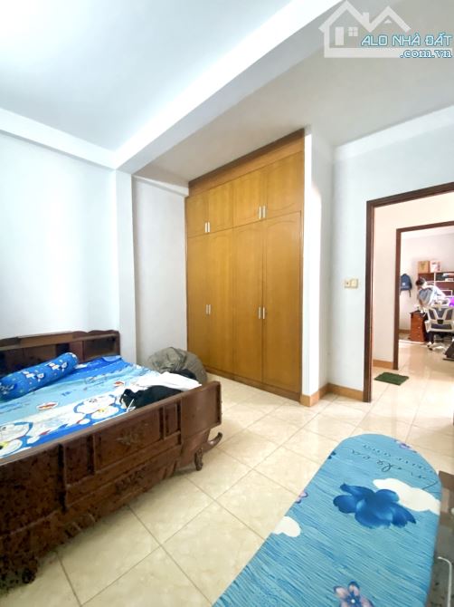 BIỆT THỰ MẶT TIỀN VIP HIỆP PHÚ - 180M2 - 3 TẦNG - GẦN GA METRO - NGẢ TƯ THỦ ĐỨC 17.x TỶ - 7