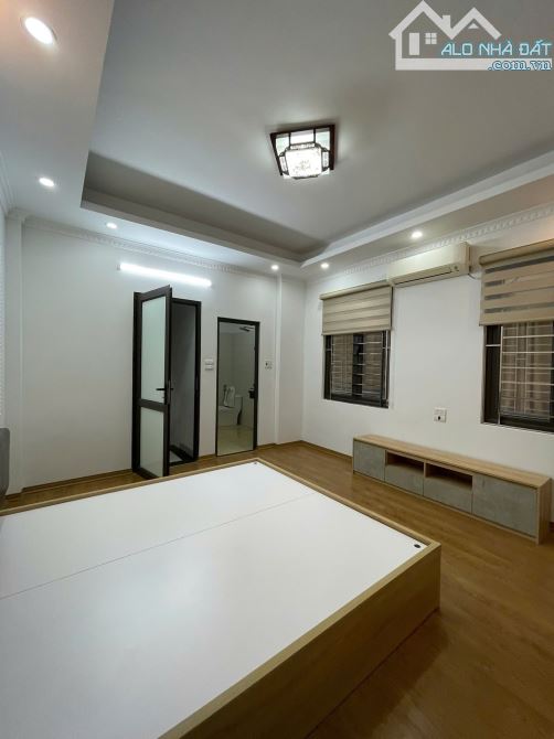 NHÀ ĐẸP,NGÕ THÔNG,OTO QUA,MT RỘNG THOÁNG 5 TẦNG, FULL ĐỒ , NGÔ THÌ SỸ VẠN PHÚC 30M.7,2 TỶ - 7