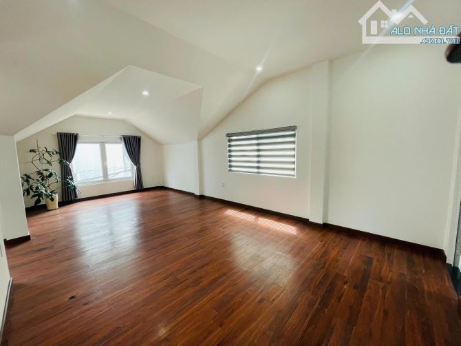 🏡  Bán Villa 3 Mặt Tiền Giá tốt Đường Nguyễn Siêu, P.7 Gần Chợ, Sân Ô Tô, Diện Tích Rộng - 8