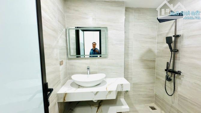 BÁN NHÀ MỚI LÂM HẠ, LONG BIÊN – TRUNG TÂM - DÂN XÂY – Ô TÔ TRÁNH – 45M2 CHỈ 16,8 TỶ - 8