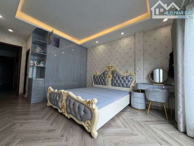 Bán nhà Ngô Thì Sỹ- Vạn Phúc ,41m2, 6 Tầng , Thang Máy, Kinh doanh - Oto vào nhà chỉ 12 tỷ - 8